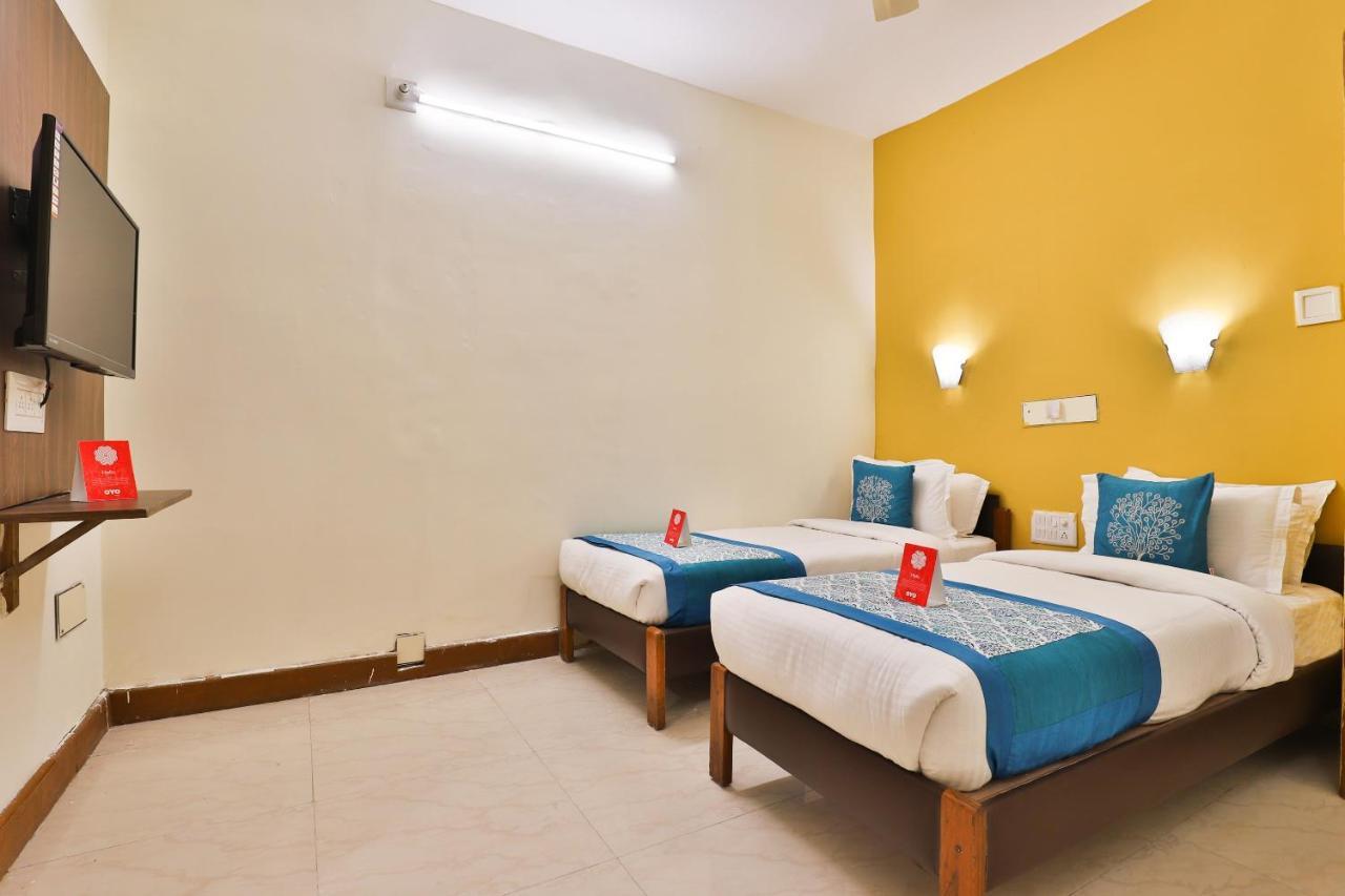 Oyo 13668 Hotel Utsav Vadodara Ngoại thất bức ảnh
